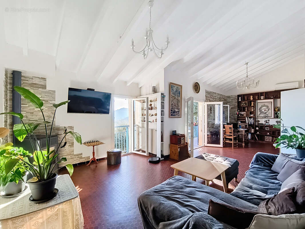 Maison à LAROQUE-DES-ALBERES