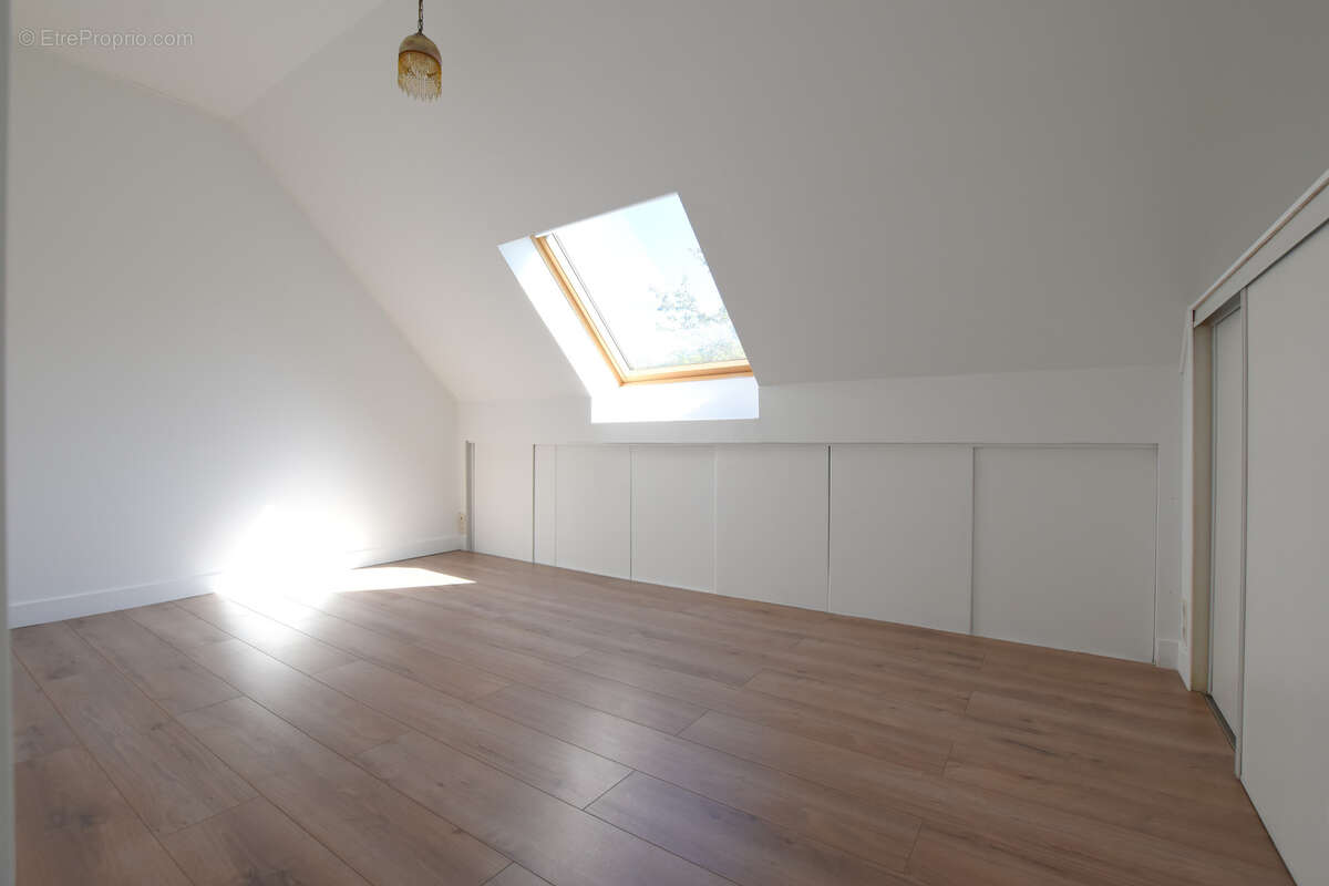 Maison à LES ESSARTS-LE-ROI