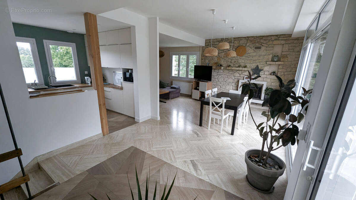 Maison à MAGNE