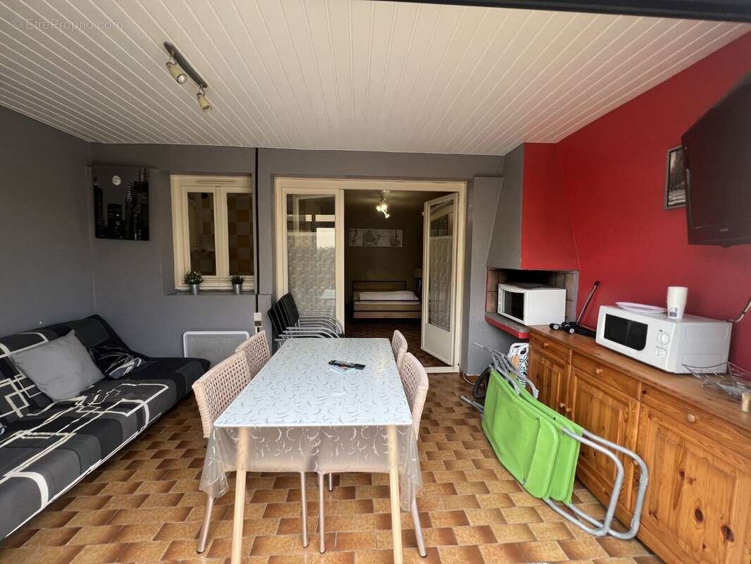Résidence avec piscine et tennis petites charges, appt 39m² loggia + terrasse en Rdc - photo 3