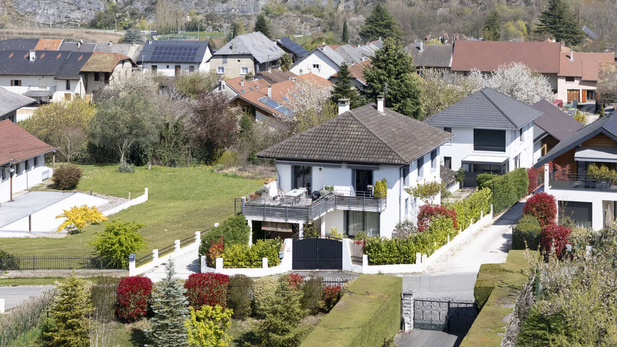 Maison à BRISON-SAINT-INNOCENT