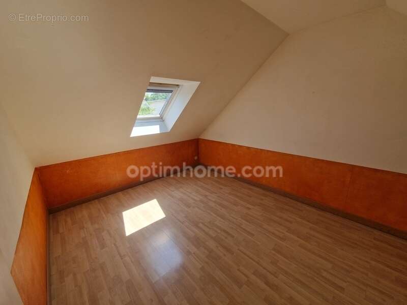 Maison à SAINT-JEAN-DE-BRAYE