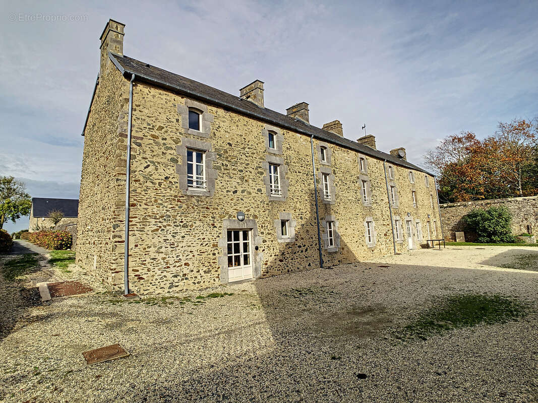 Maison à AGON-COUTAINVILLE