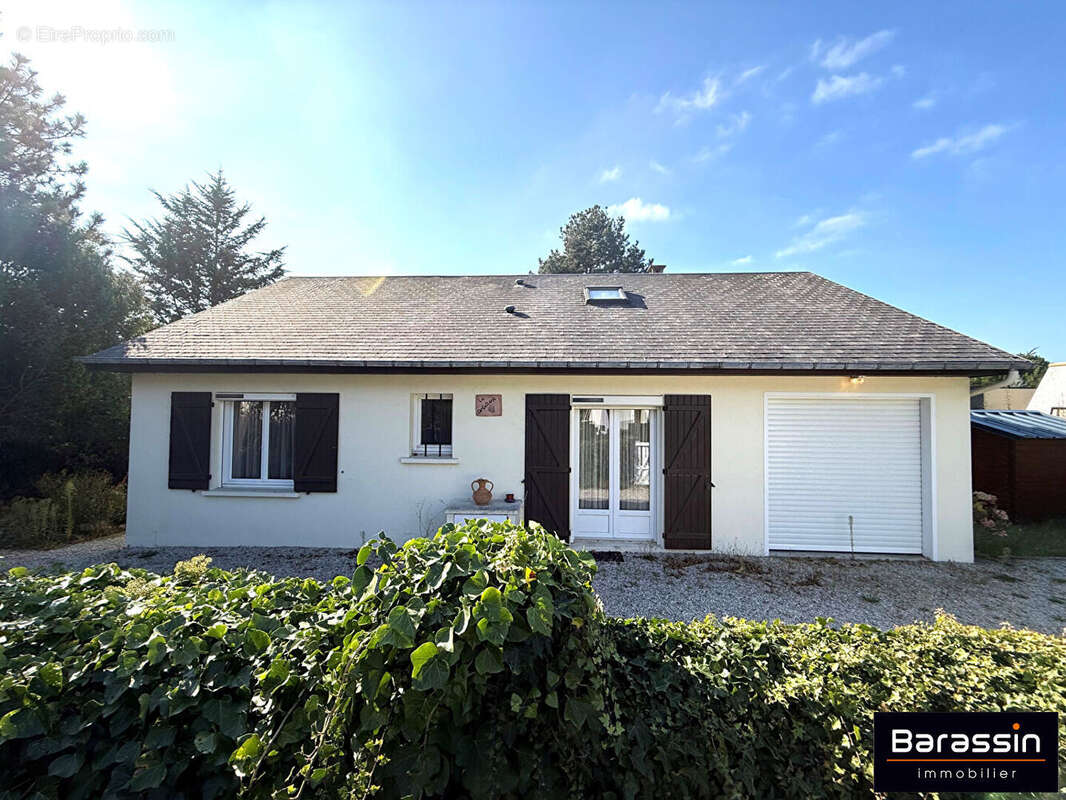 Maison à AGON-COUTAINVILLE