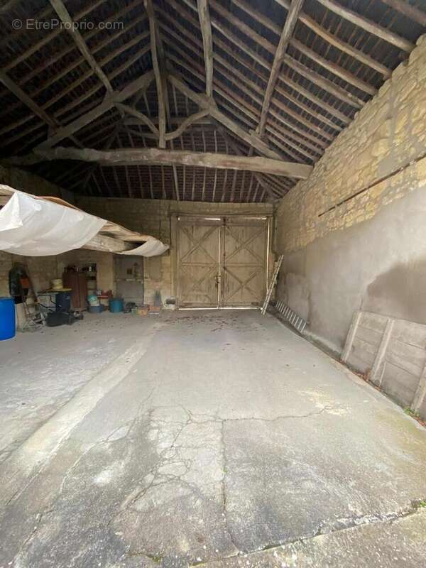 Maison à LE PUY-NOTRE-DAME