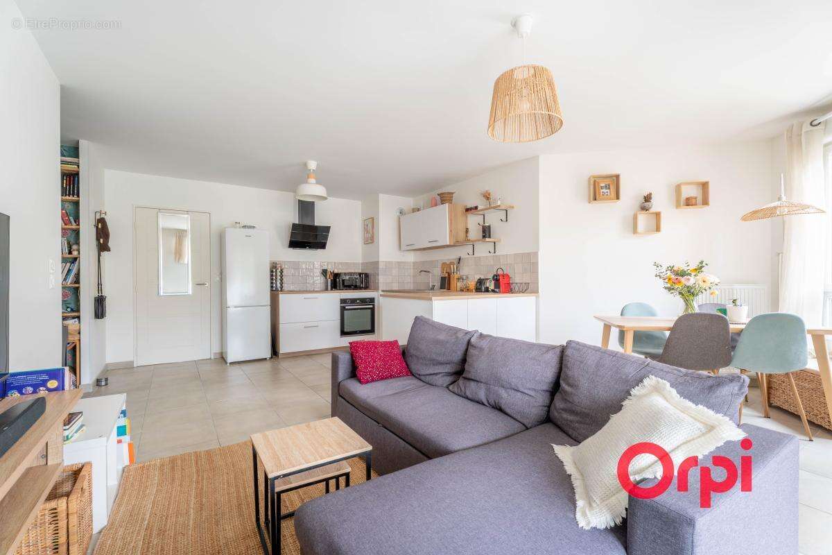 Appartement à FLEURIEUX-SUR-L'ARBRESLE