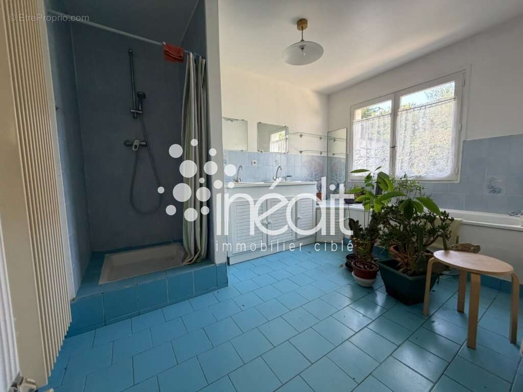 Maison à CROIX
