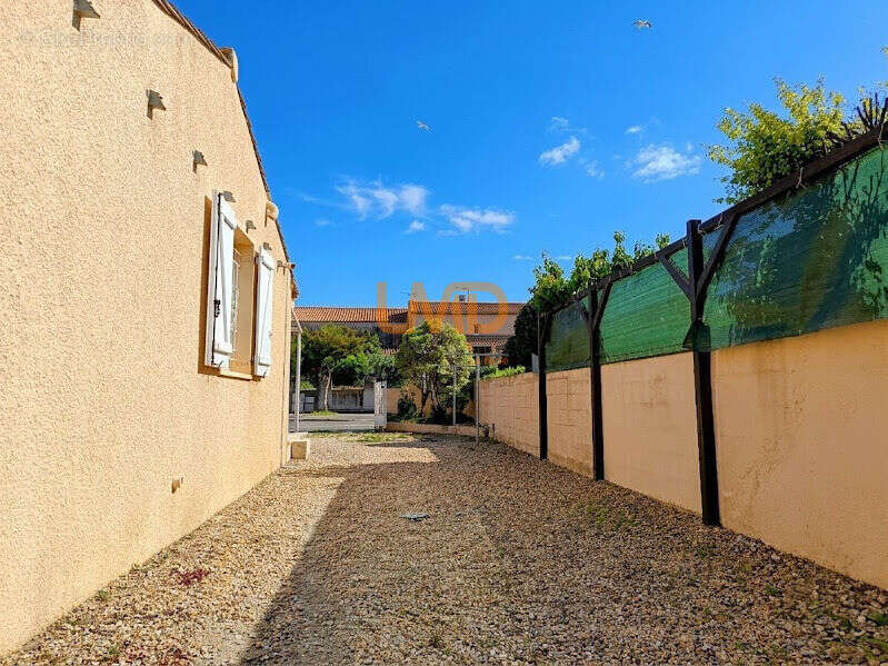 Maison avec fort potentiel, jardin piscinable et panneau solaire - photo 7