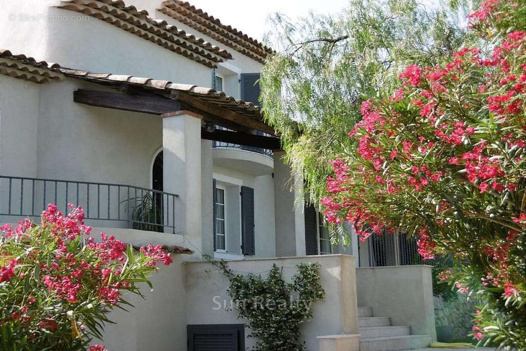 Maison à MOUGINS