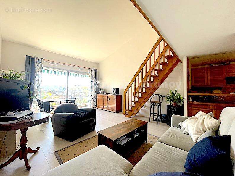 Salon 1 - Appartement à YERRES