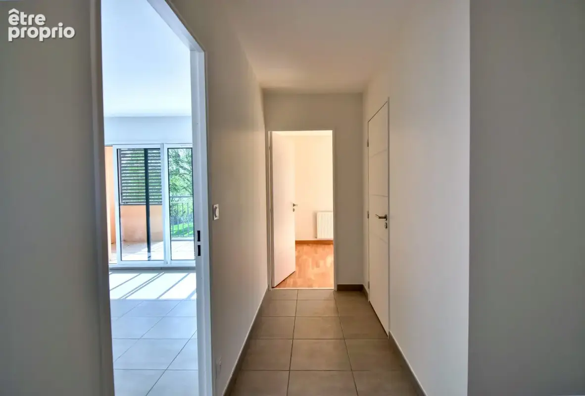 Appartement - T3 avec balcon fonctionnel, lumineux et cadre idéal ! - photo 5