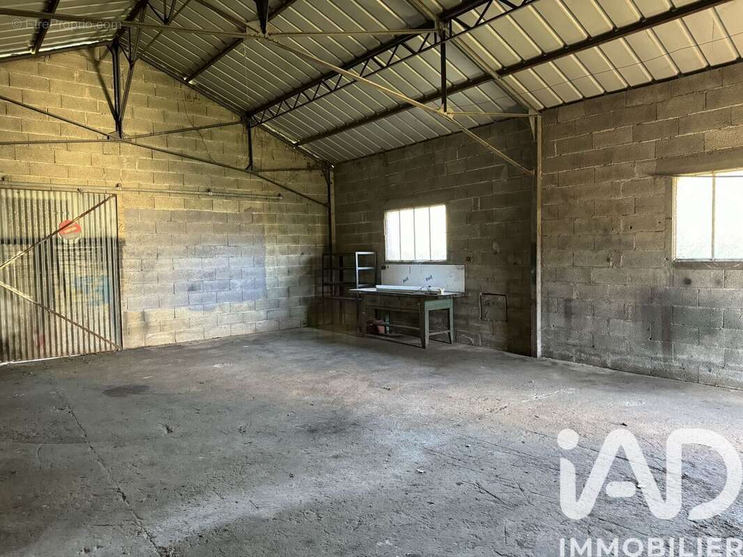 Photo 5 - Parking à SAINT-SORNIN