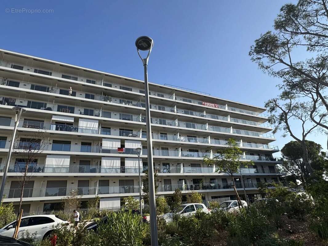 Appartement à SAINT-LAURENT-DU-VAR