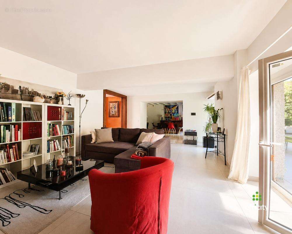 Maison 271 m² à Cornier  - photo 10