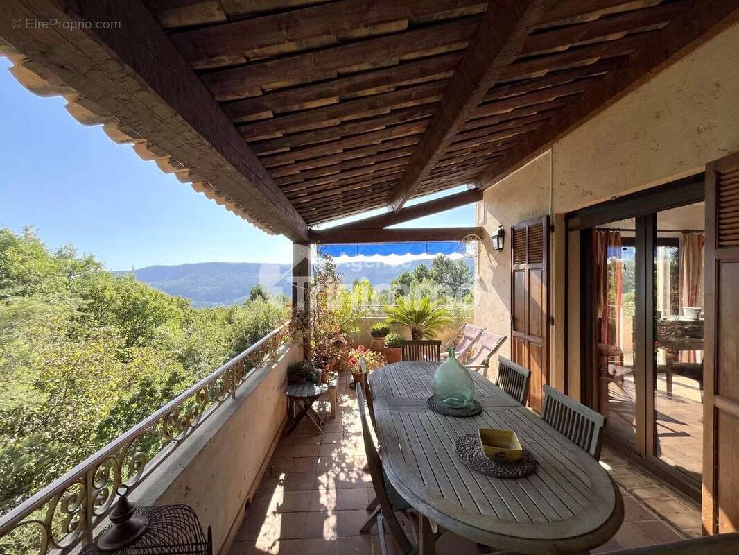 Maison à BERRE-LES-ALPES