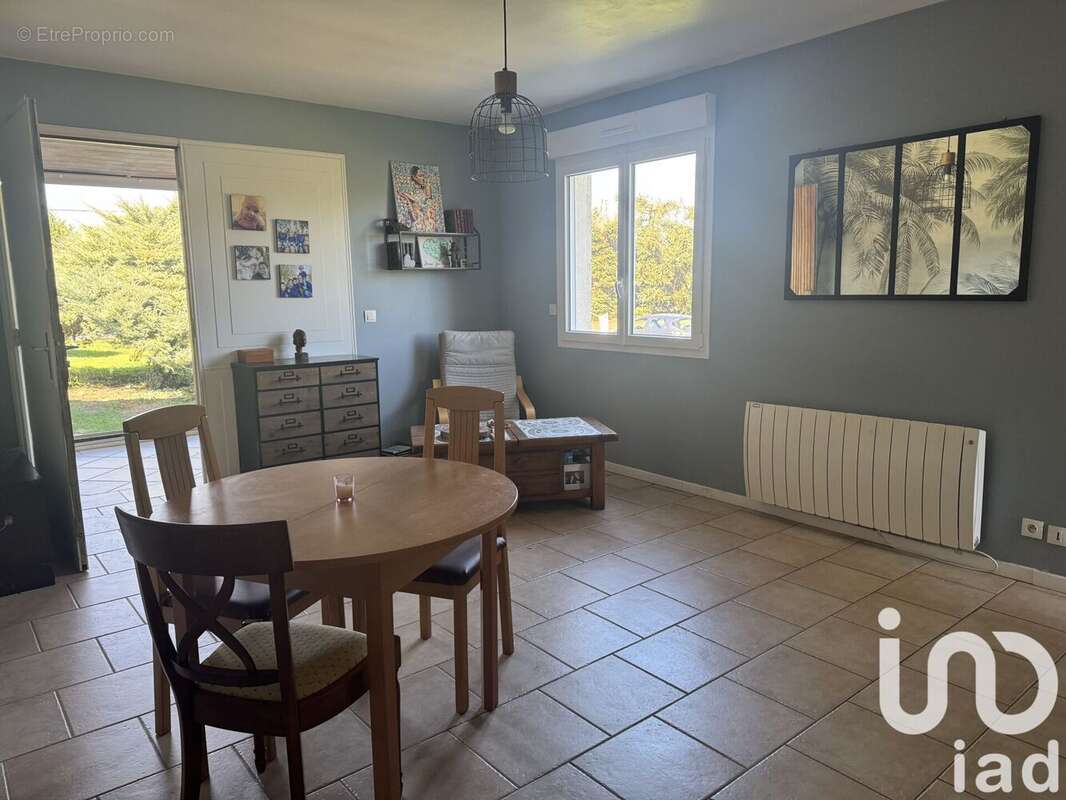 Photo 3 - Maison à LES PEINTURES