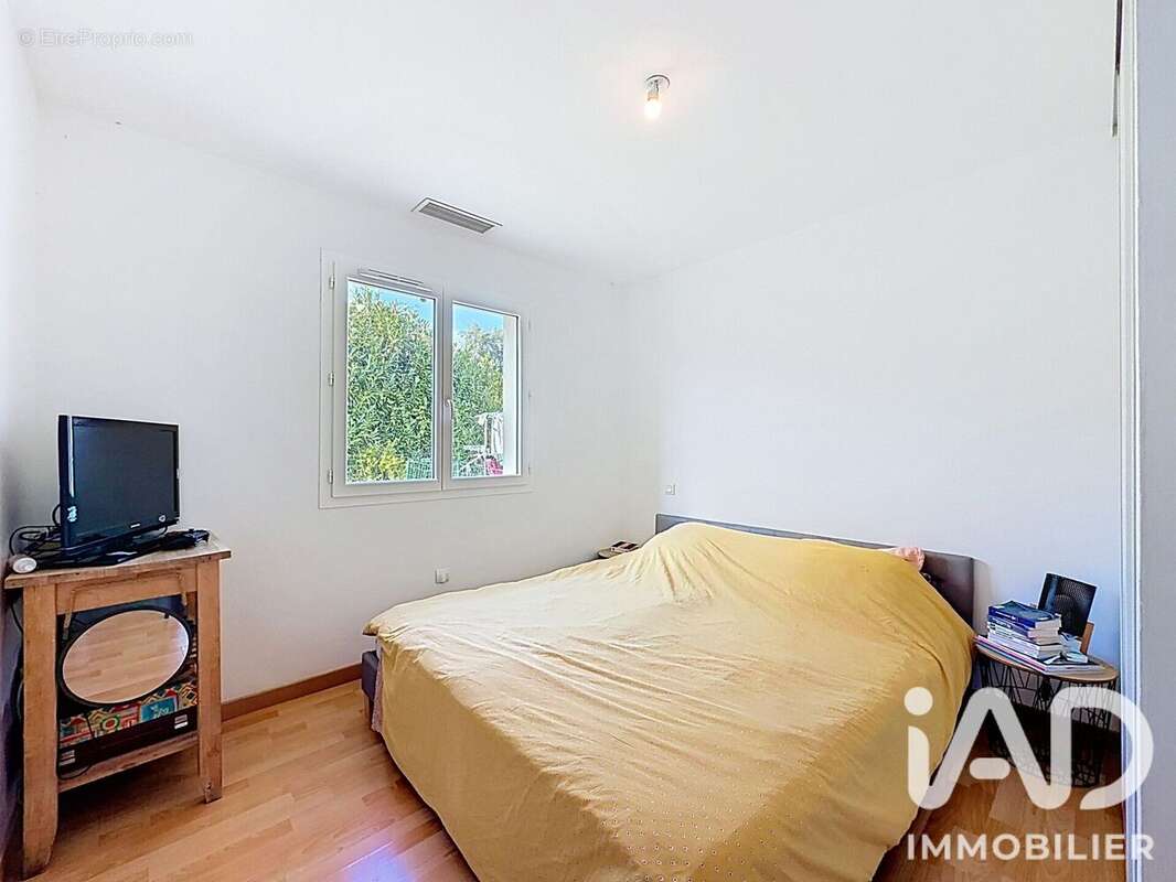 Maison 80 m² à Saint-Hilaire-Du-Bois  - photo 6