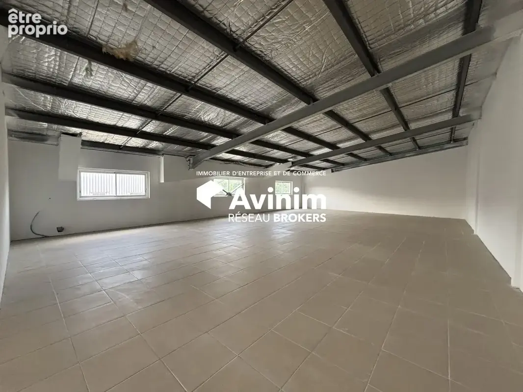 Commerce 309 m² à Baie-Mahault  - photo 6