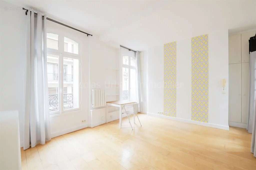 Appartement à PARIS-7E