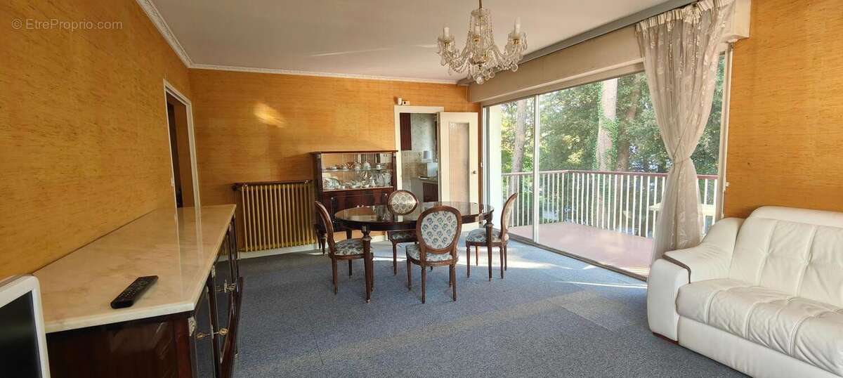 Appartement à rénover 3 chambres dans un parc paysager.Plage et l'avenue de Gaulle à pieds - photo 4