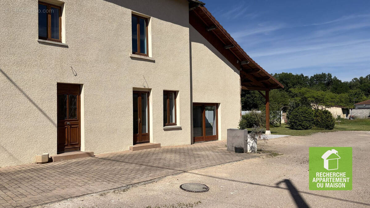Maison à CHAVANOZ