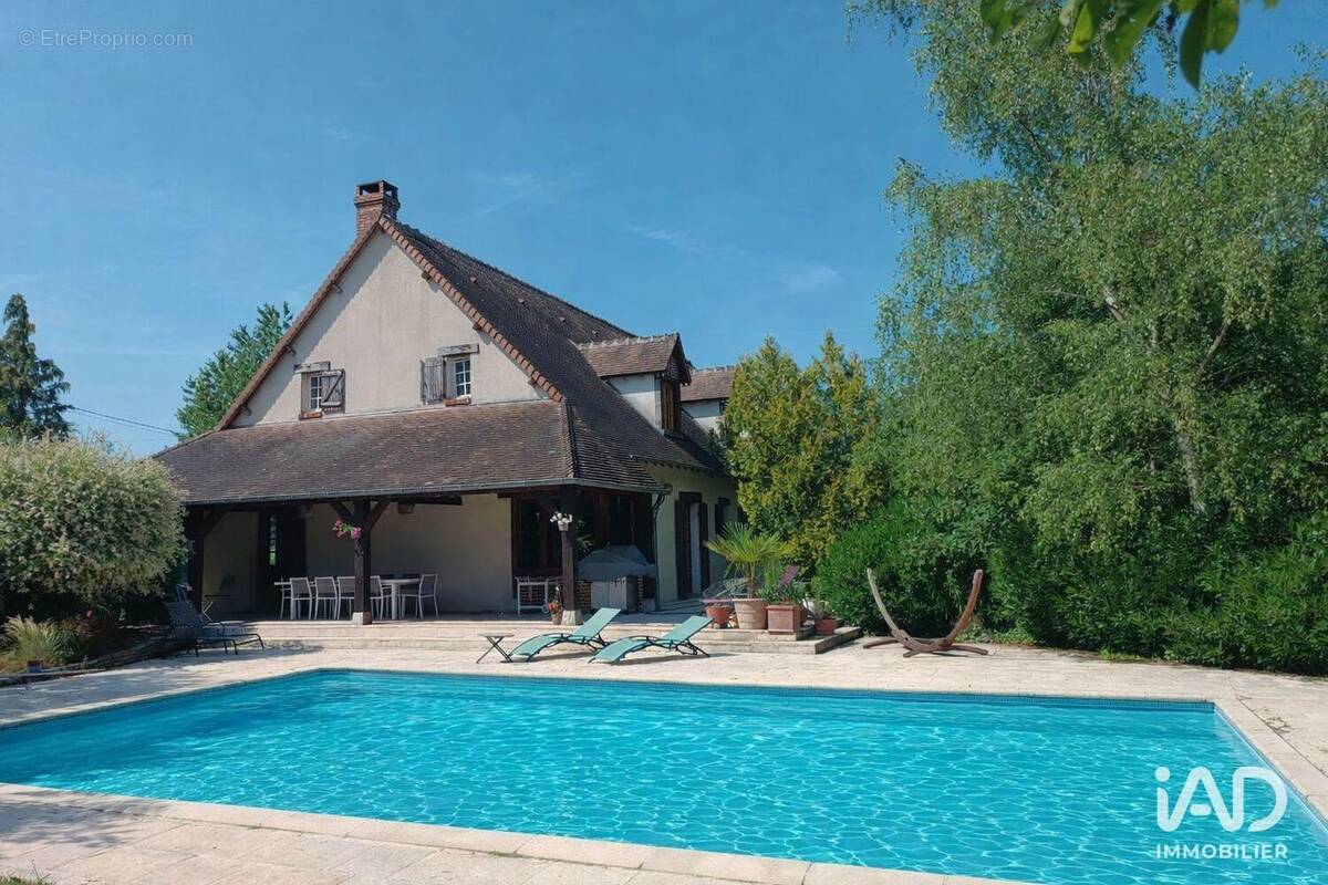 Photo 1 - Maison à CELLETTES