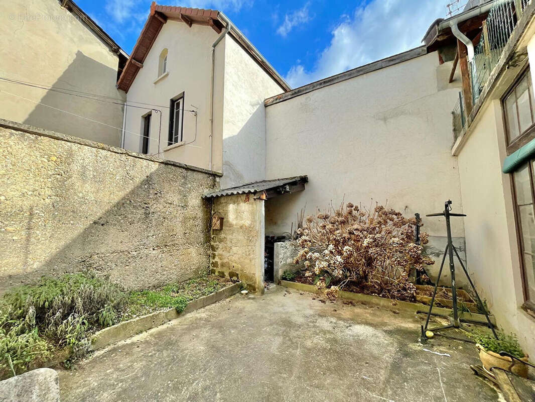 Appartement à LA TOUR-DU-PIN