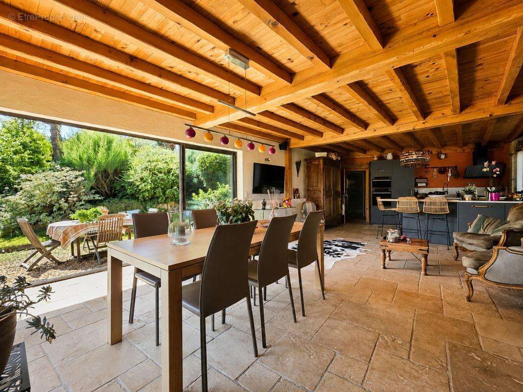 Maison 150 m² à Courzieu  - photo 8