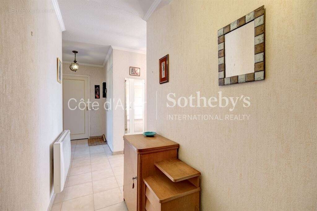Appartement à VALLAURIS