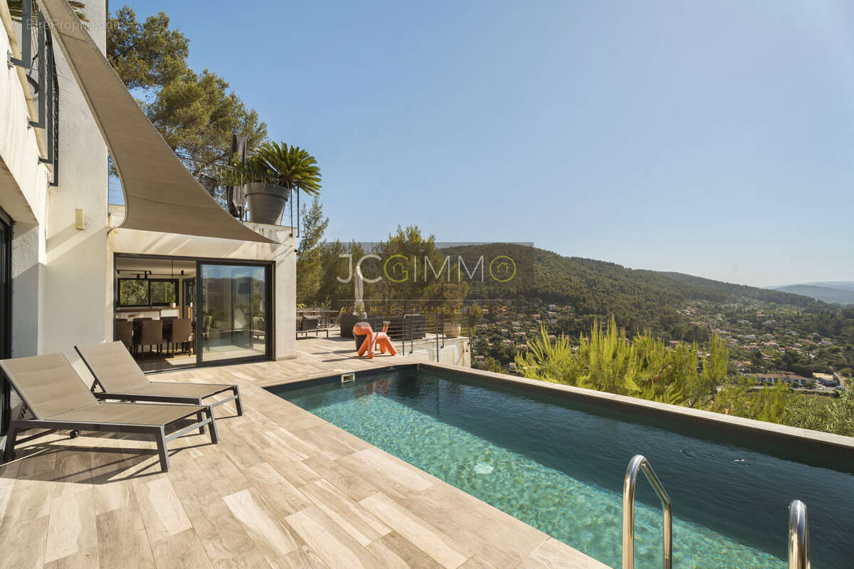 Maison à SOLLIES-TOUCAS