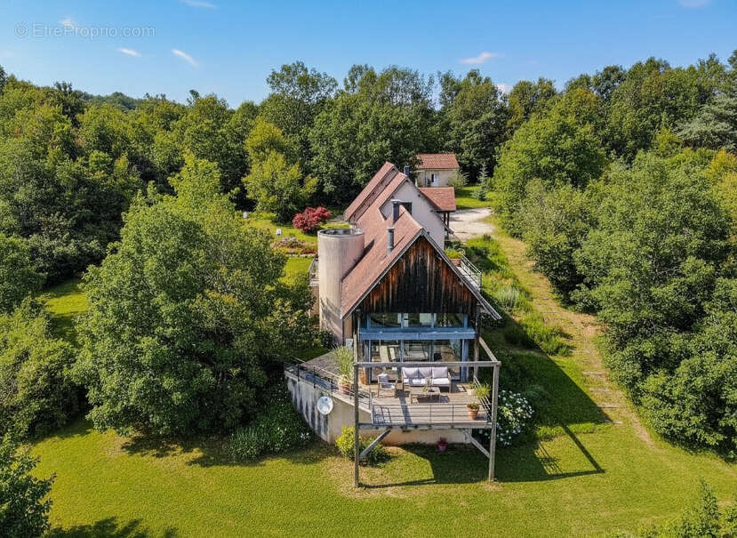 2 Maisons contemporaines. VUE. CALME. 5 Chambres, 4 salles d'eau. Jardin environ 1ha - photo 8