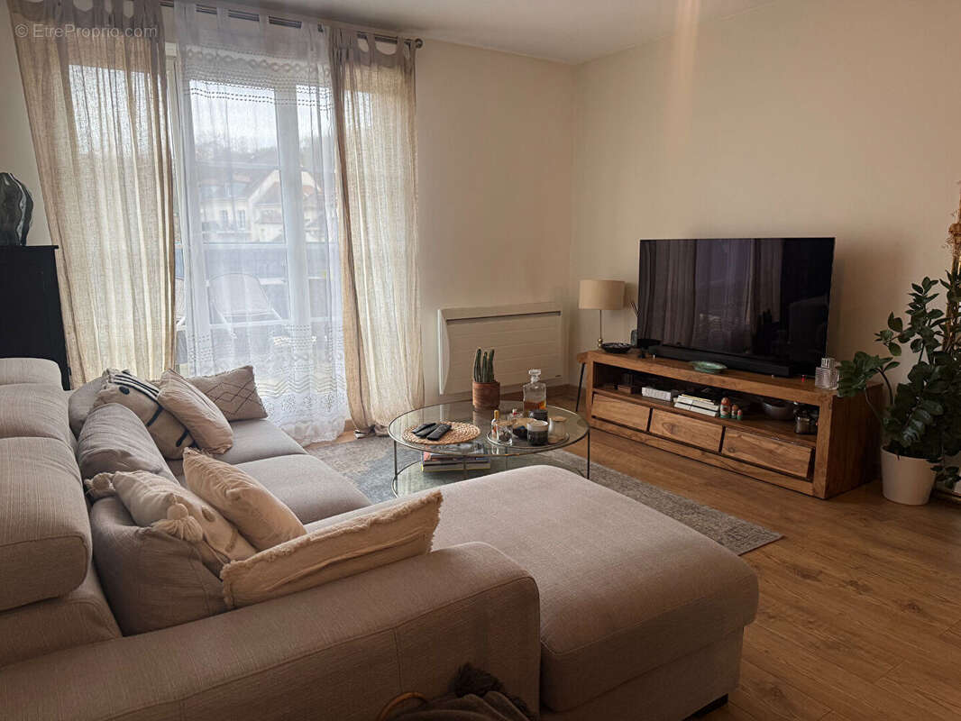 Appartement à FONTENAY-LE-FLEURY