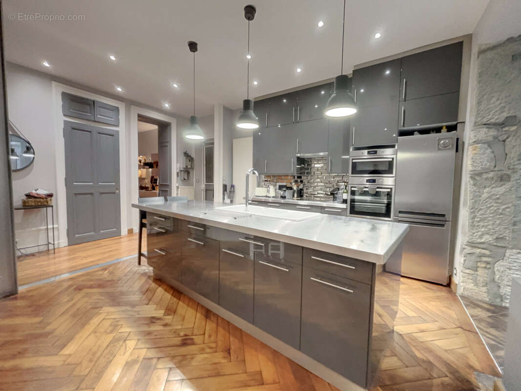 Appartement à AIX-LES-BAINS