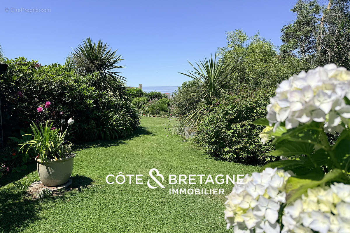 Propriété d'architecte d'exception sur la côte de granit rose  réf : 2026116 - photo 23