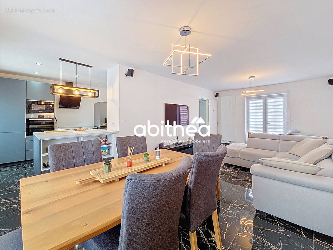 Maison à COURRIERES