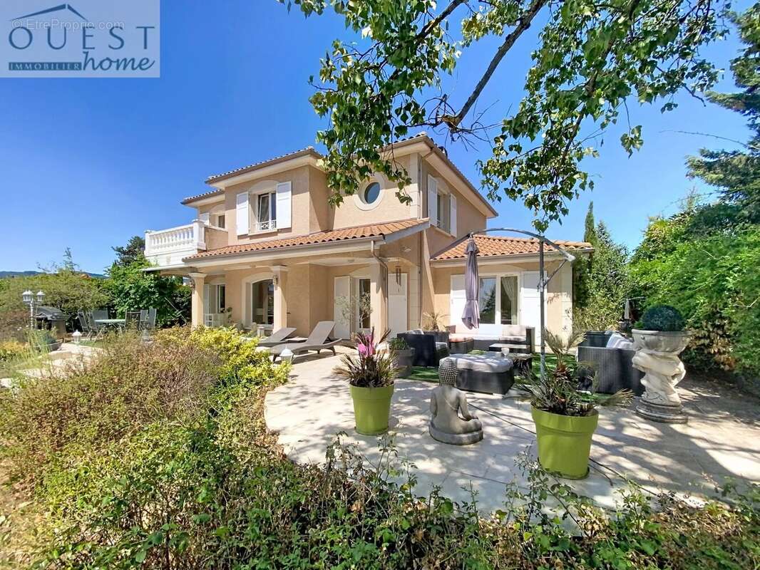 Propriété familiale de 5 chambres, 314m2 avec vue sur les mo - photo 9