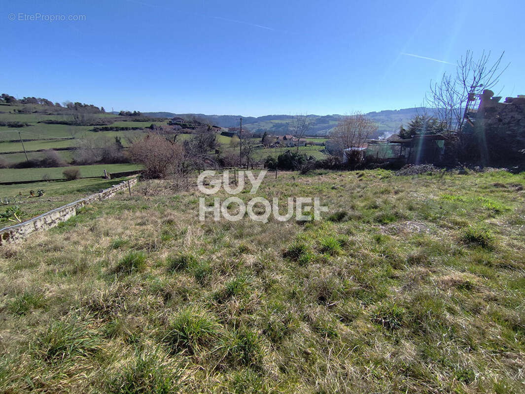 Maison à SAINT-GEORGES-EN-COUZAN