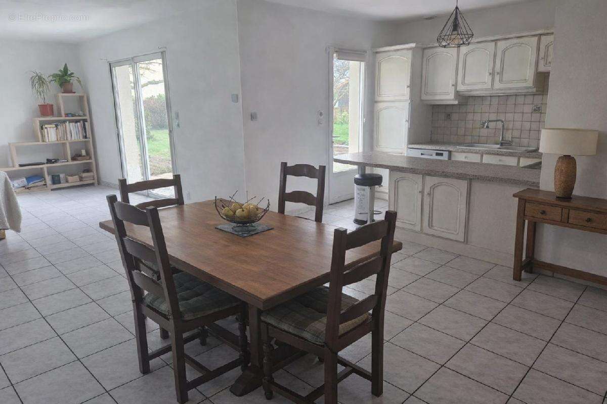 Maison à USSEAU