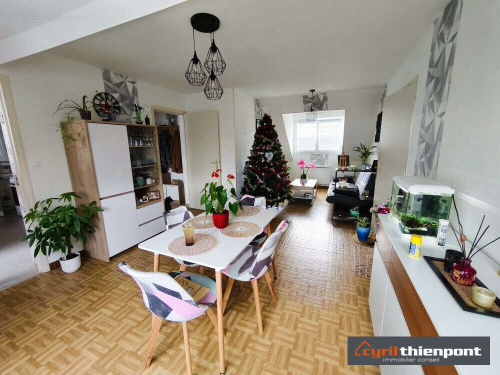 Appartement à FEUQUIERES-EN-VIMEU