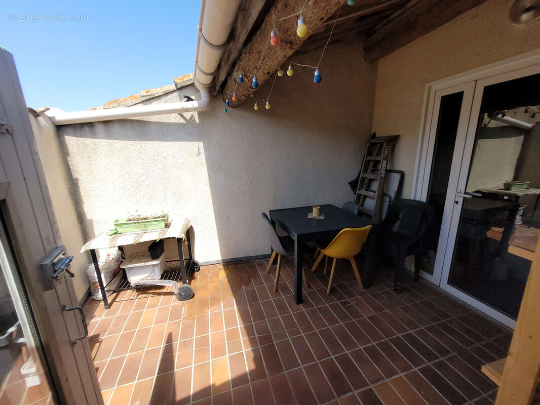 FLEURY Maison de Village de type III / IV avec terrasse et rénovée avec beaucoup de gout. - photo 15