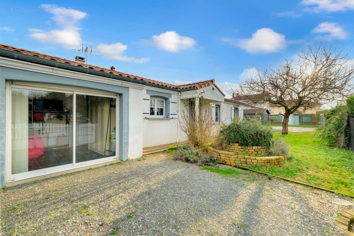 Maison à SAINT-SULPICE