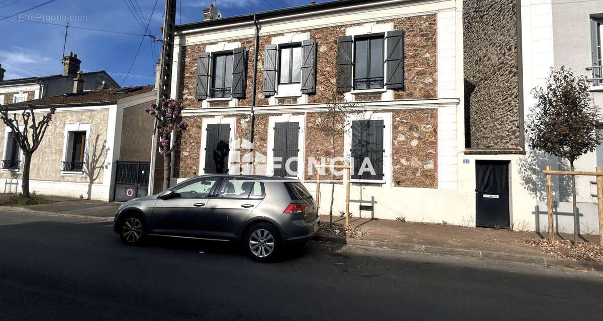 Maison à CORBEIL-ESSONNES