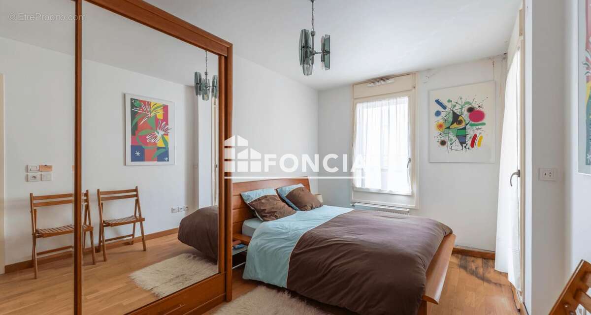 Appartement à PARIS-19E
