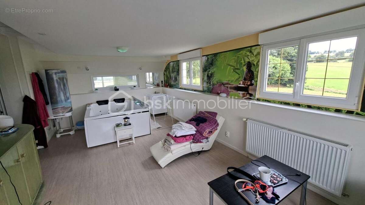 Propriété unique avec habitation de 200 m², vaste dépendance professionnelle - photo 10