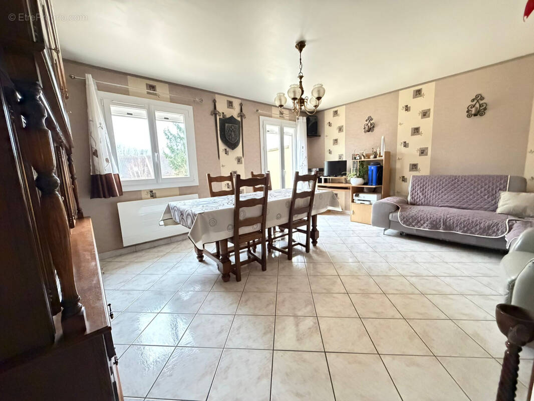 Maison à MITRY-MORY