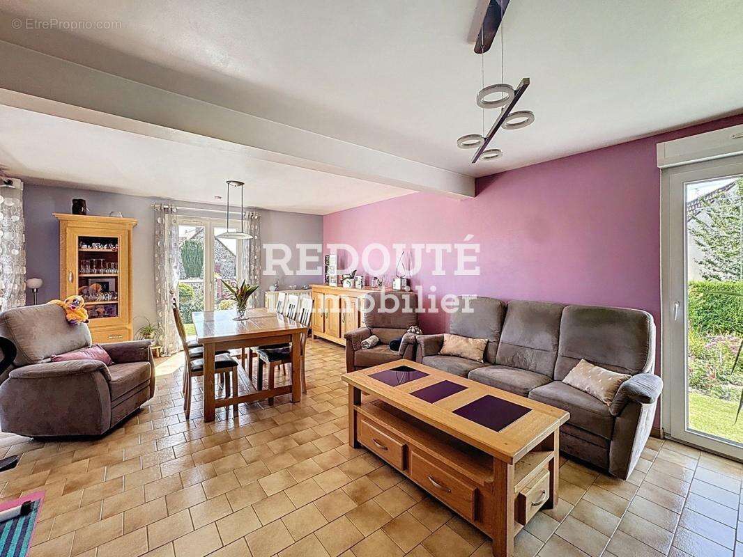 Maison à LA NEUVILLE-AUX-LARRIS