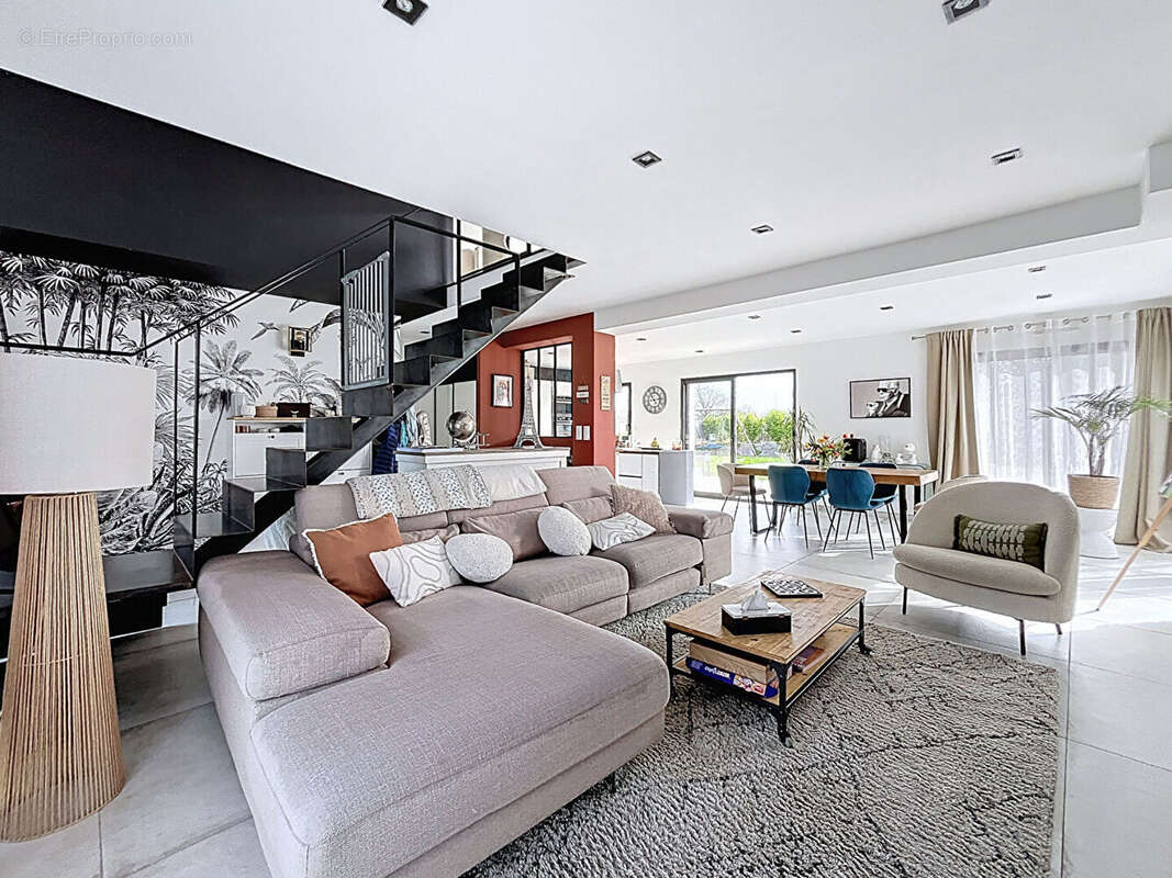 Maison à SAINT-MELOIR-DES-ONDES