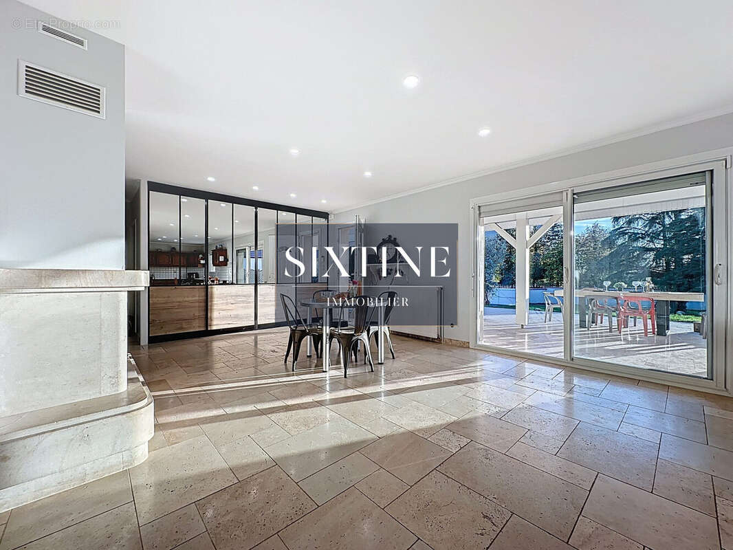 Maison à SAINT-VULBAS