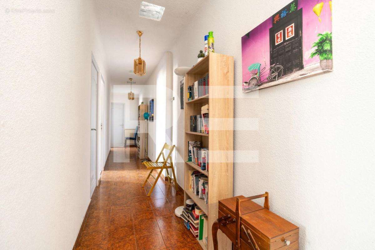 Appartement t4 avec terrasse , petit jardin et parking - photo 8