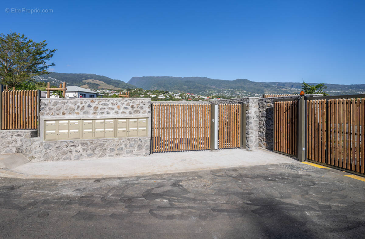 Terrain à SAINTE-MARIE